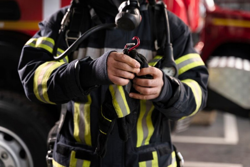 Polacy najbardziej ufają strażakom i medykom